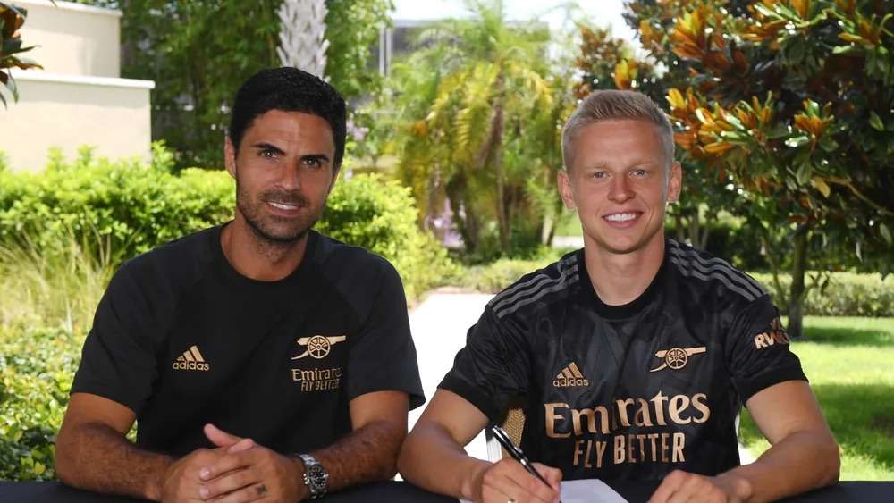 他钻研足球 他钻研足球